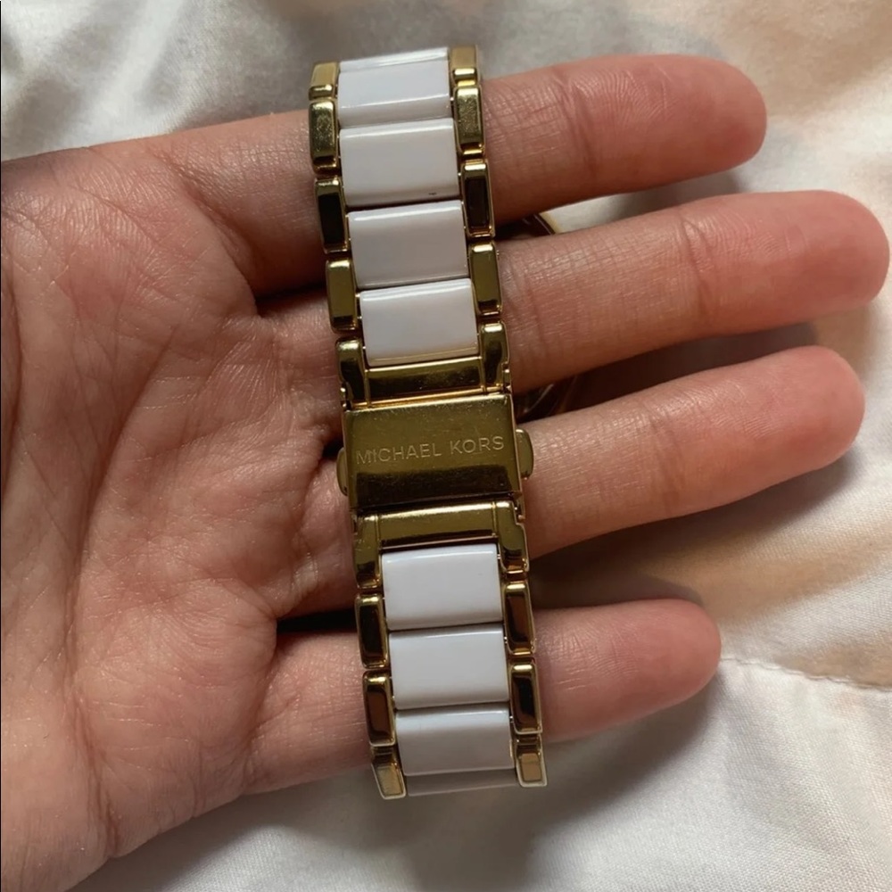 watch - Picture 5 of 5